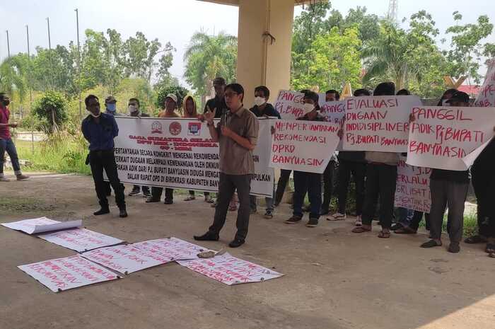 Adik Pj Bupati Banyuasin Jadi Staf Ahli di Bappeda, Warga Demo DPRD