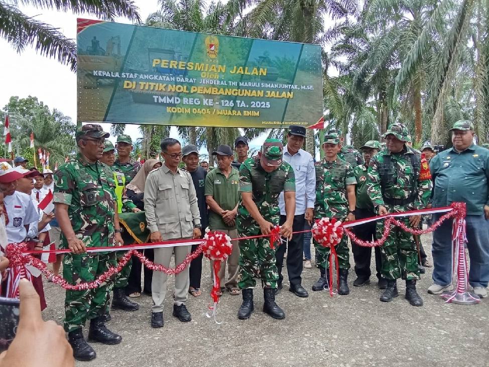 Kasad Tutup TMMD ke-126 TA. 2025 di Wilayah Korem 044/Gapo