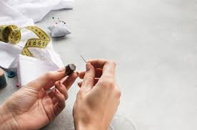Tips Mudah Menjahit Celana Sobek Tanpa Mesin Jahit, Begini Caranya!
