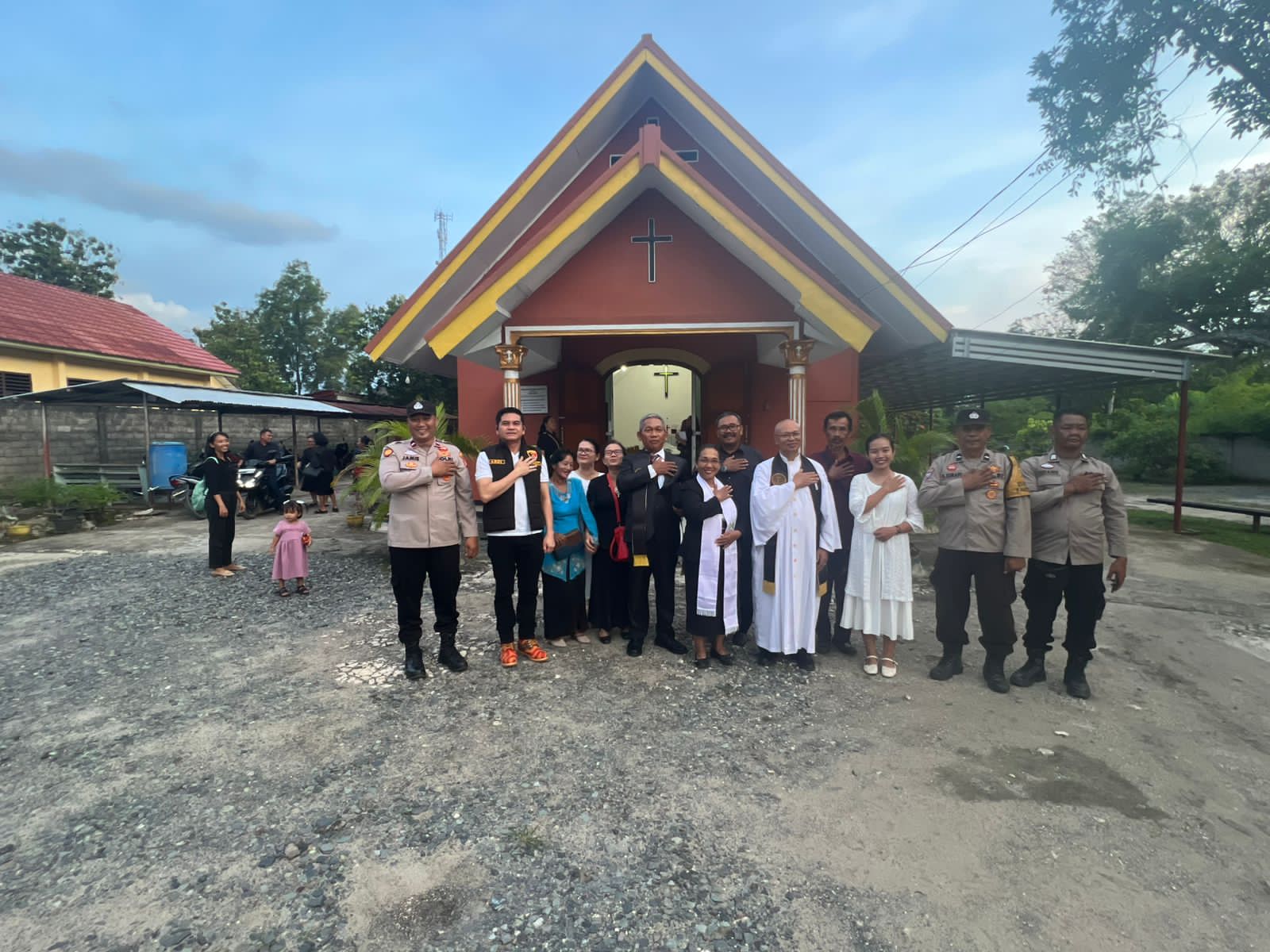 Polres Ogan Ilir Lakukan Pengamanan Ibadah Jumat Agung di Gereja POUK Cinta Manis