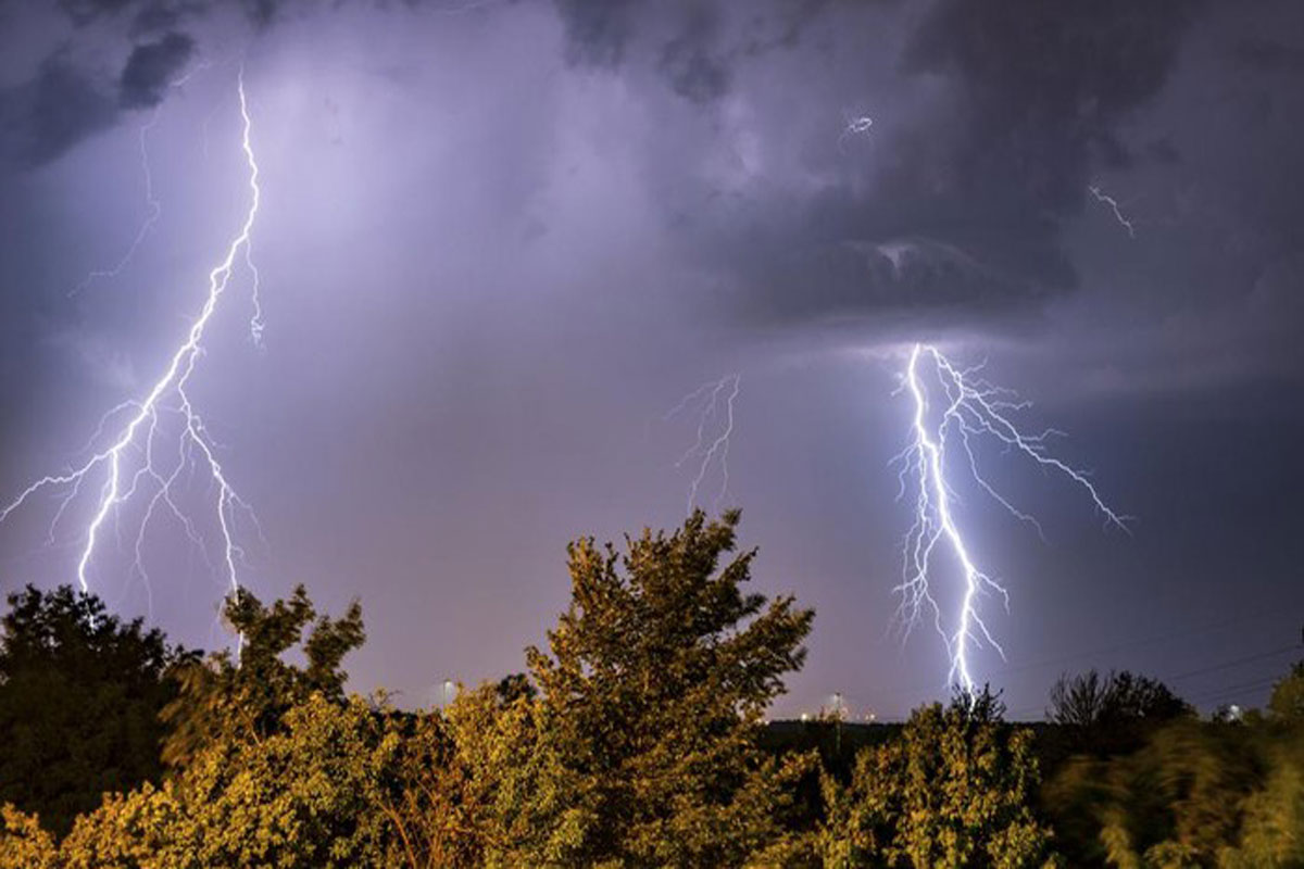 Pendaki Gunung Merbabu Tersambar Petir, Evakuasi  Masih Berlangsung