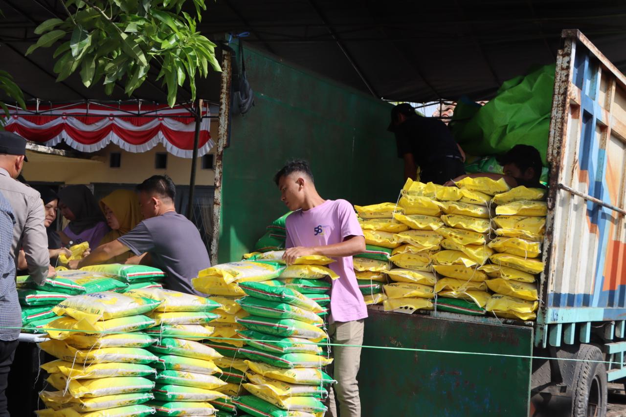 Menekan Inflasi, Polres Ogan Ilir dan Perum Bulog Gelar Gerakan Pangan Murah