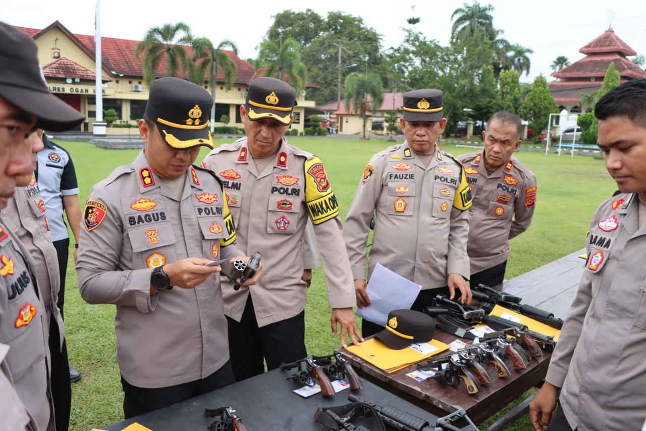 Kapolres Ogan Ilir Periksa 219 Senpi Personel Polres dan Polsek 