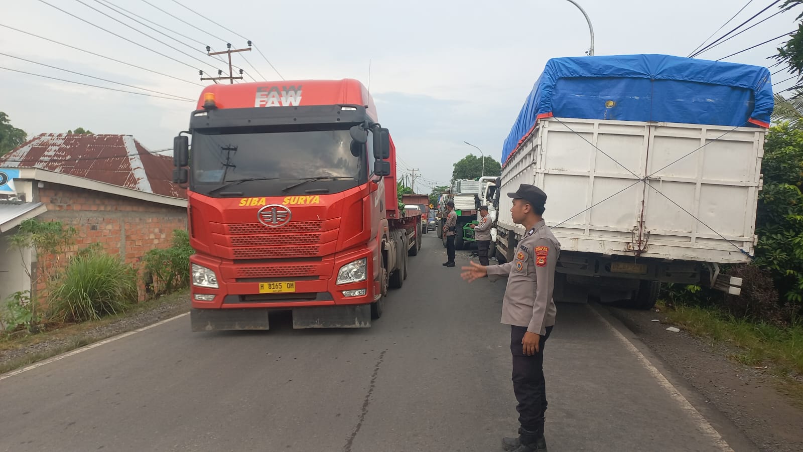 Polsek Atur Lalin, Kemacetan di Jalur Lintas Timur Sungai Pinang II,  Lalu Lintas Kembali Normal