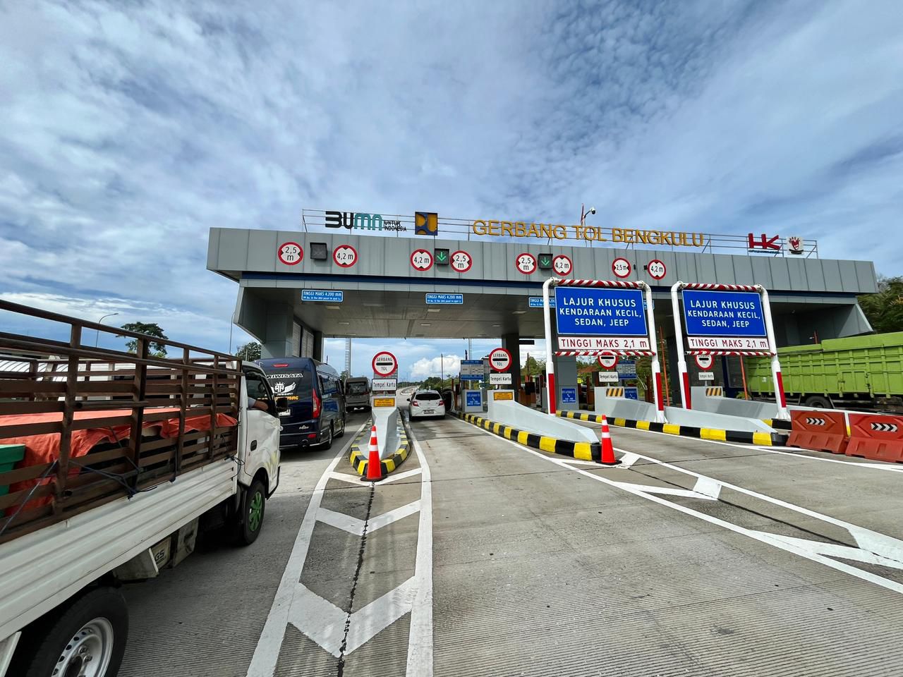 Libur Nataru 2025-2026 Jalan Tol Trans Sumatera Mulai Terlihat Ramai