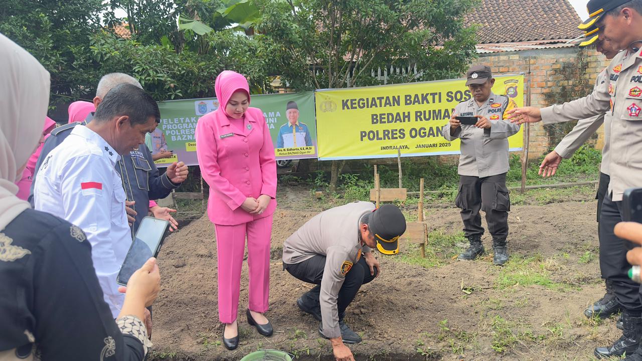 Polres Ogan Ilir-Baznas Gelar Peletakan Batu Pertama Program Bedah Rumah