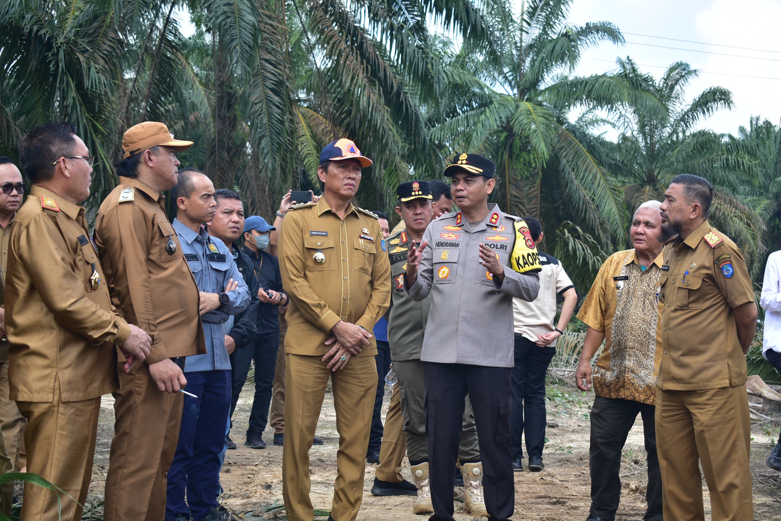 Pj Bupati OKI Kunjungi Desa Sungai Sodong, Dinginkan Ketegangan Masyarakat dengan Perusahaan