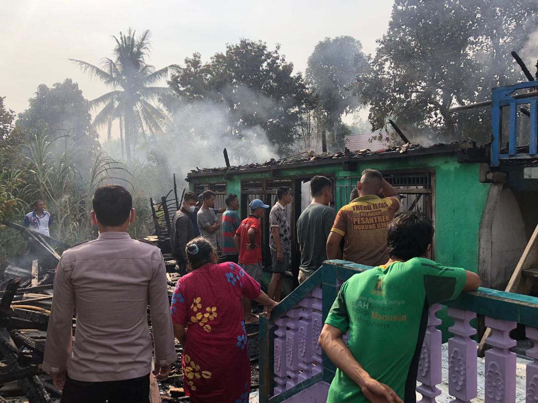 Ditinggal Pergi, Rumah Panggung Di Tanjung Dayang Ogan Ilir Terbakar