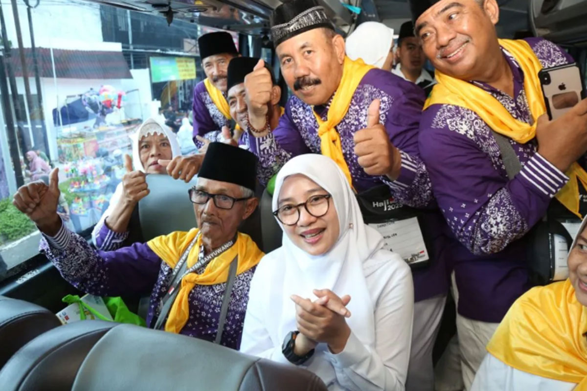 Nabung 15 Tahun, Loper Koran Asal Banyuwangi Berangkat Haji