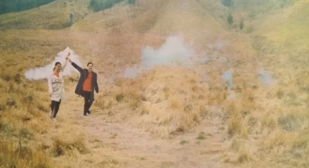 Picu Kebakaran di Bukit Teletubbies Gunung Bromo, Pengantin Wanita Asal Palembang Hanya Dikenakan Wajib Lapor