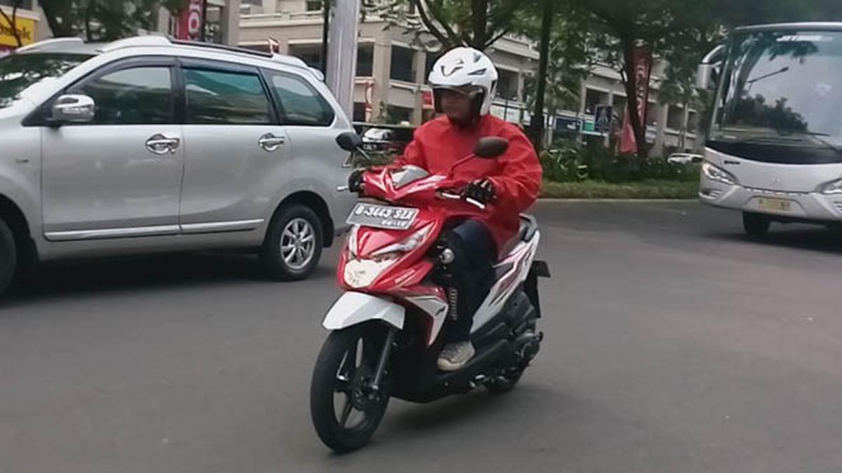 5 Tips Irit Bensin Berkendara Motor Honda BeAt