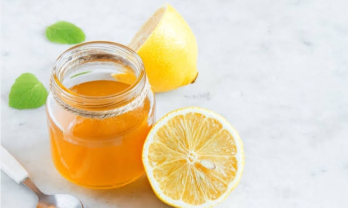 3 Manfaat Minum Air Lemon Campur Madu, Anak Muda Wajib Tahu 