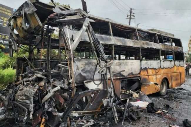 12 Penumpang Tewas Terpanggang saat Bus Hantam Truk Solar, 43 Penumpang Lainnya Luka Bakar 