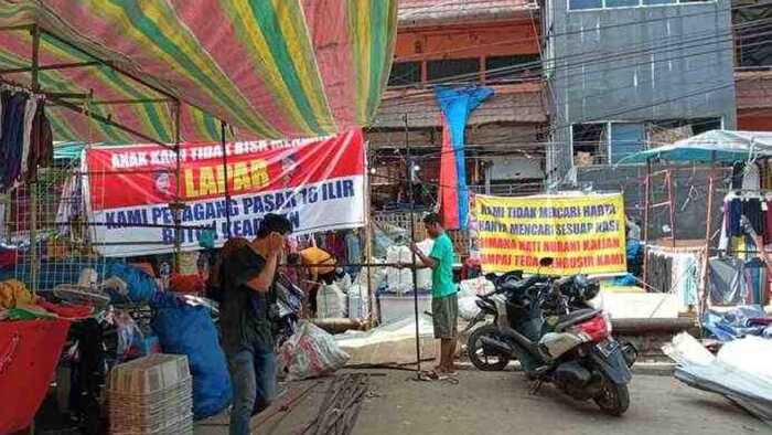 Sempat Dibongkar, PKL Pasar 16 Ilir Kembali Gelar Dagangan