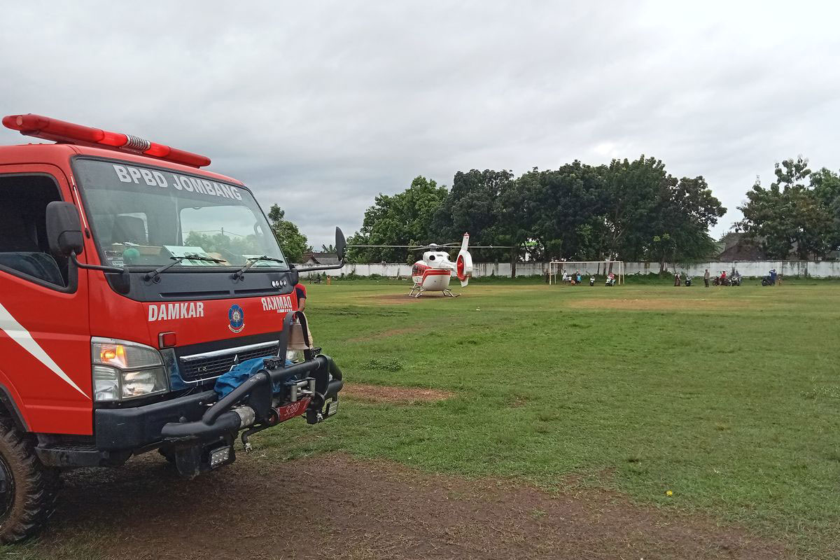Helikopter Direksi Gudang Garam Mendarat Darurat di Jombang, ini Penyebabnya