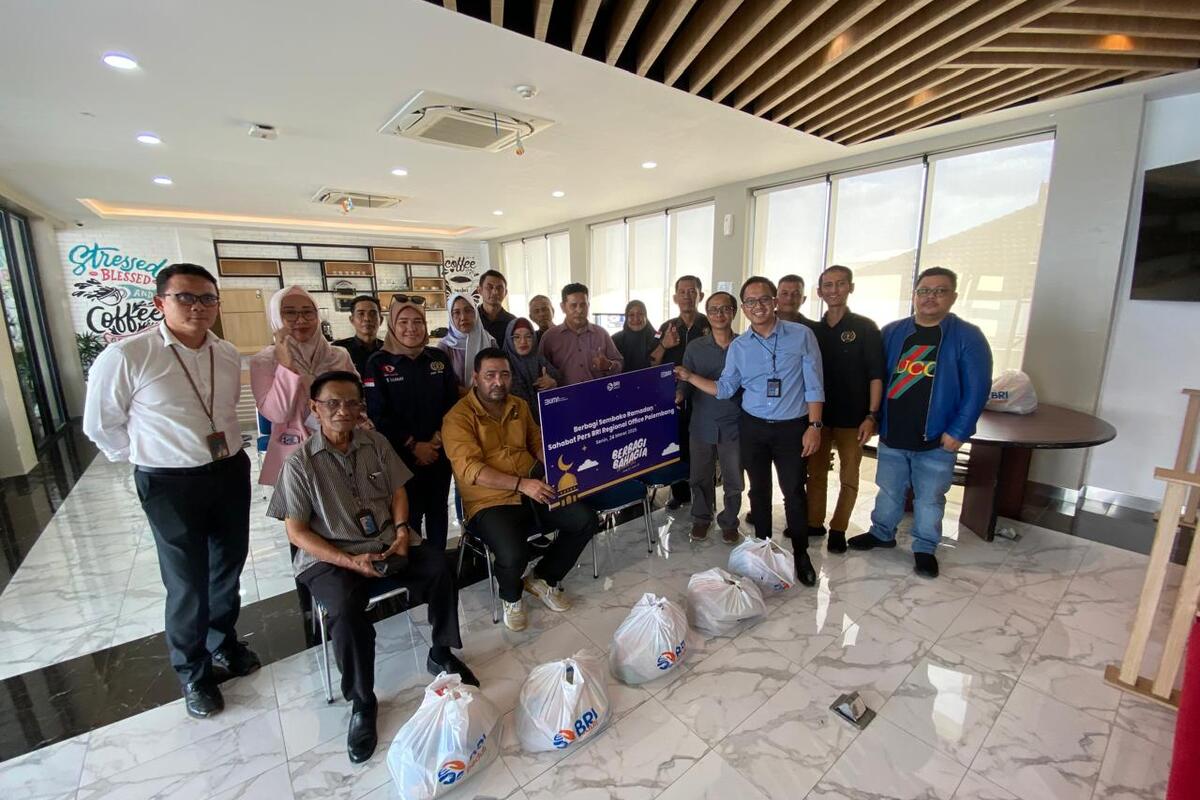 BRI Regional Office Palembang Berbagi Sembako dengan Sahabat Pers