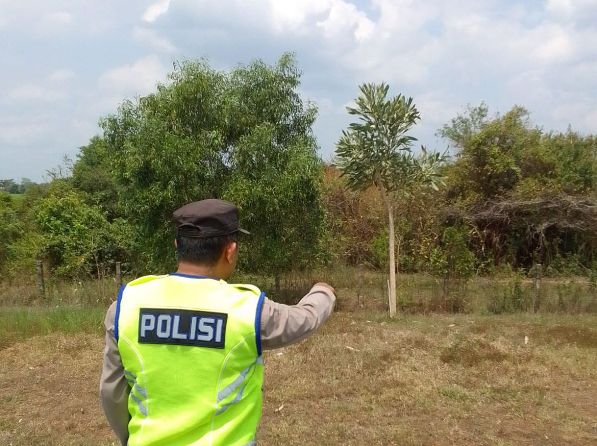 Cuaca Panas,Tidak Juga Hujan, Personel Polsek Pemulutan Lakukan Patroli Antisipasi  Karhutla