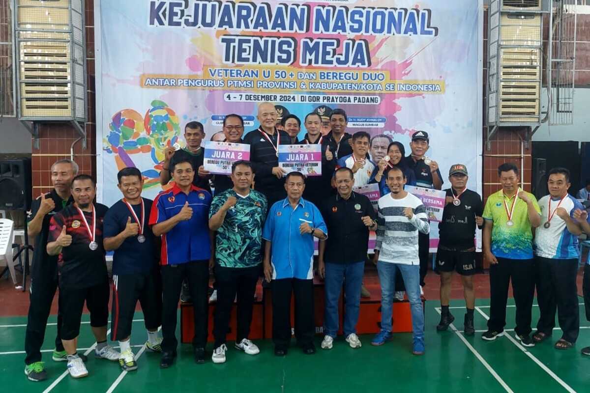 Kejurnas Tenis Meja PB PTMSI-Pengprov PTMSI Sumbar: Beregu Veteran Milik Lampung