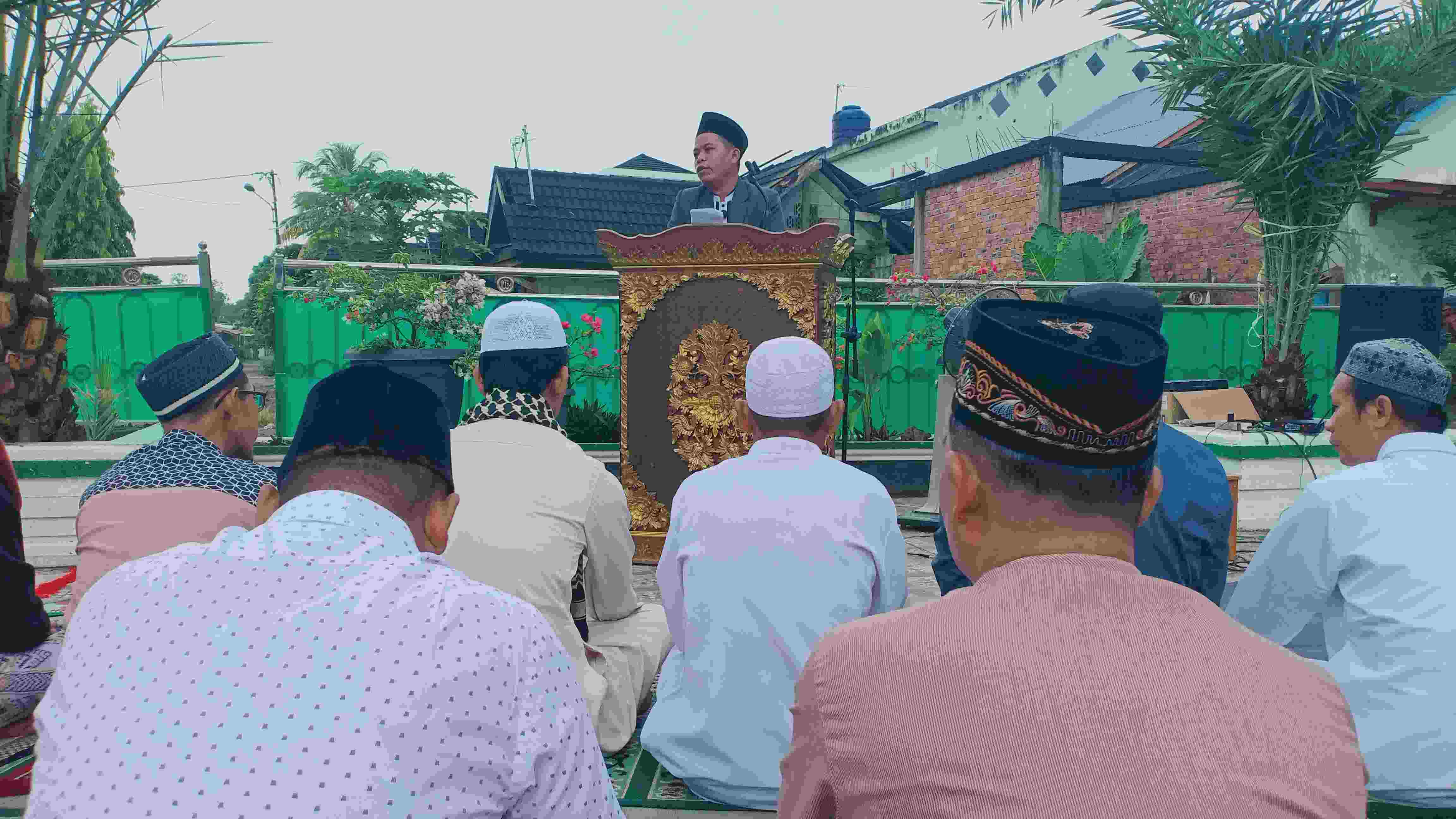 Pengurus Masjid Al-Mulk Amin Serumpun Ogan Ilir Salurkan Zakat 730 kg