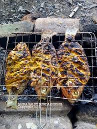 3 Tips Memanggang Ikan Agar Tidak Lengket di Pemanggang dan Tetap Utuh Saat Disajikan