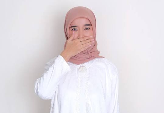 10 Tips Mengatasi Bau Mulut Saat Puasa