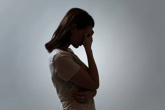 Bukan Introvert! Ternyata ini Alasan Kamu Merasa Lelah Mental saat Bersama Orang Tertentu