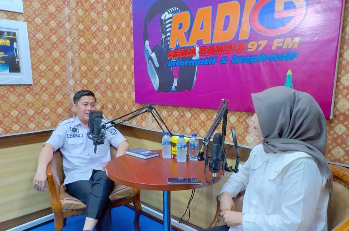 Tampil di Live Podcast, Camat Babat Toman Berbagi Tips Memerintah