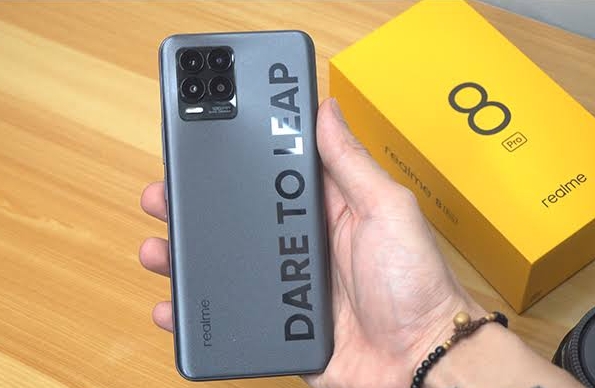 Mumpung Realme 8 Pro Banting Harga, Yakin Belum Mau Ganti Smartphone?