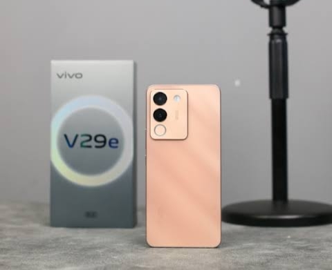 Harga Terbaru Vivo V29e, Dibekali Kamera Depan 50 MP yang Sudah Autofocus