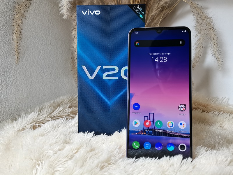 Vivo V20 : HP Mid Range yang Dibekali Pengisian Cepat 33 Watt dengan Baterai 4.000 mAh