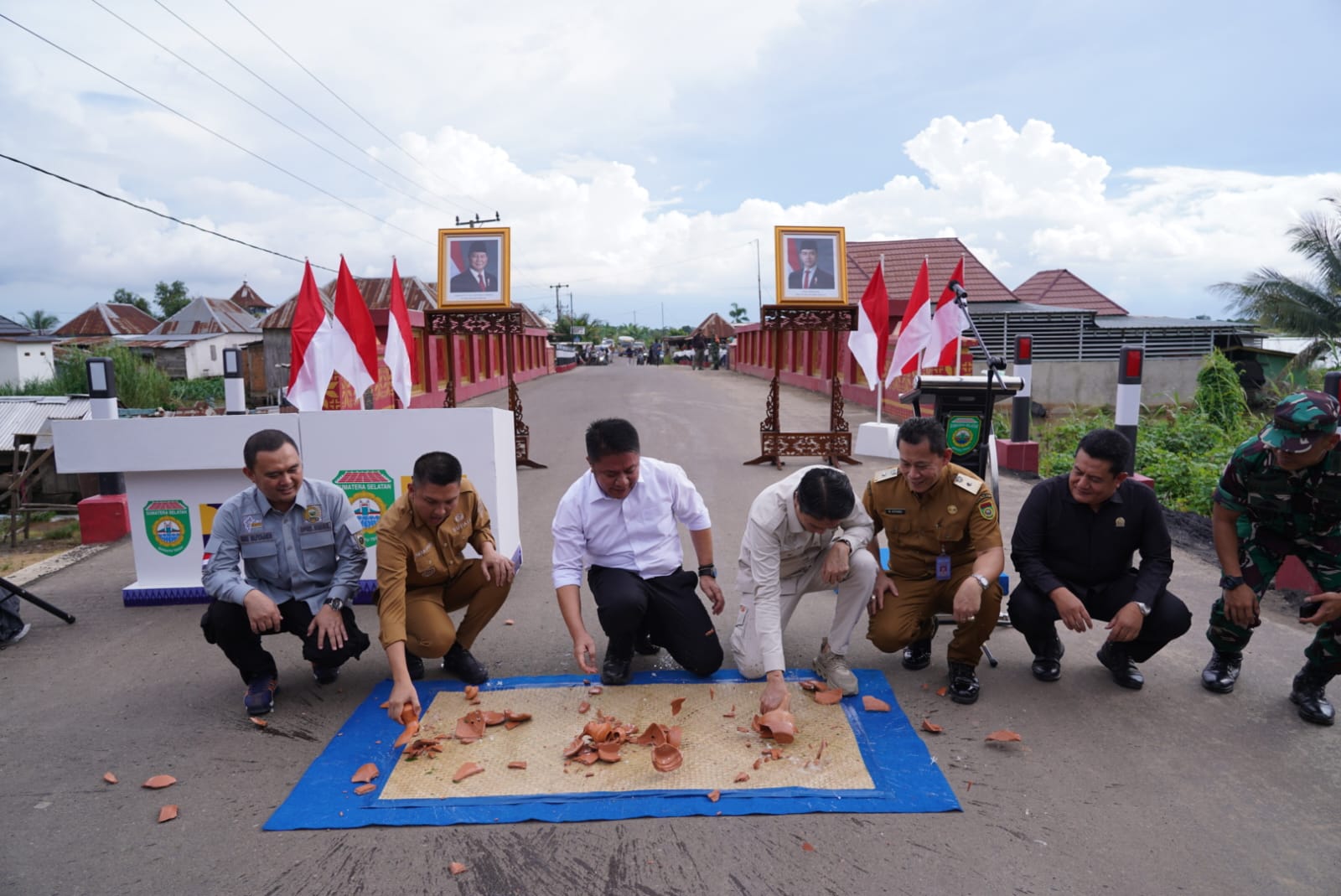 Bupati Panca Dampingi Gubernur Sumsel Resmikan Jembatan Lais, Polres Ogan Ilir Amankan Prosesi Peresmiannya