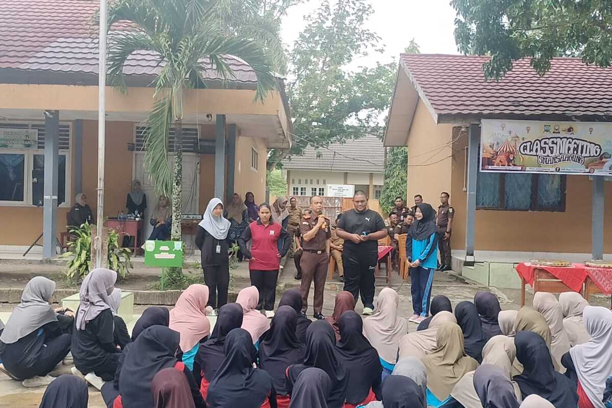 Peringati Hakordia, Kajari OKI Lakukan Penyuluhan Antikorupsi di SMAN 1 Kayuagung