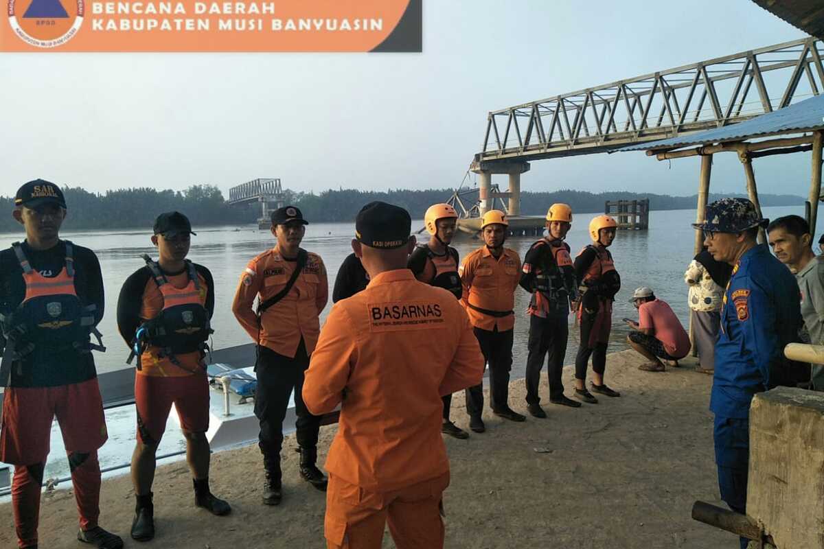 Jembatan Kecamatan Lalan Ambruk, Provider Telkomsel Mati Total