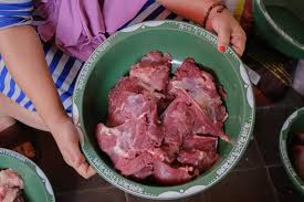 Jangan Langsung Dicuci! ini Tips Membersihkan Daging Kurban yang Jarang Diketahui
