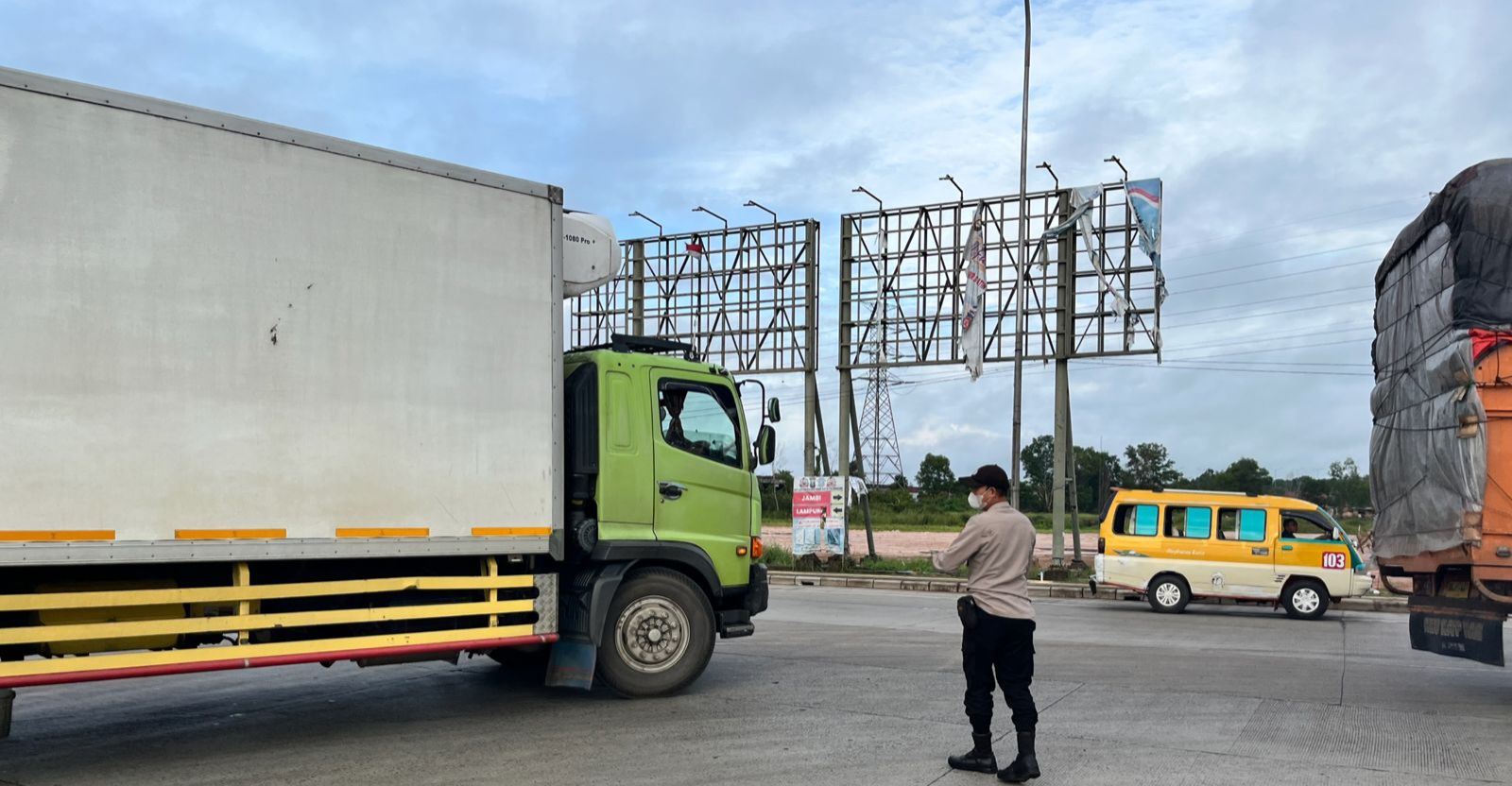 Cegah Praktik Pungli Polsek Pemulutan Lakukan Strong Point