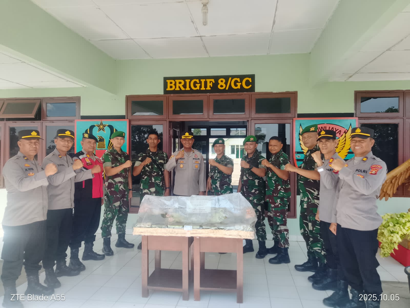 HUT Ke-80 TNI , PJU dan Perwira Polres Ogan Ilir  Kunjungi ke Mako Brigif 8/GC