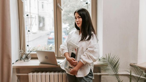 Inilah Deretan 5 Zodiak yang Lebih Suka Diam di Rumah daripada Jalan-jalan