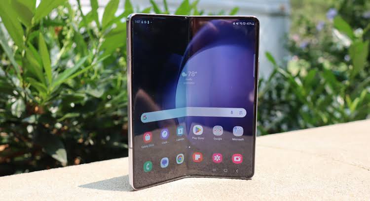 Samsung Galaxy Z Fold 6: Smartphone Terbaik Sebagai Alternatif iPhone 16 