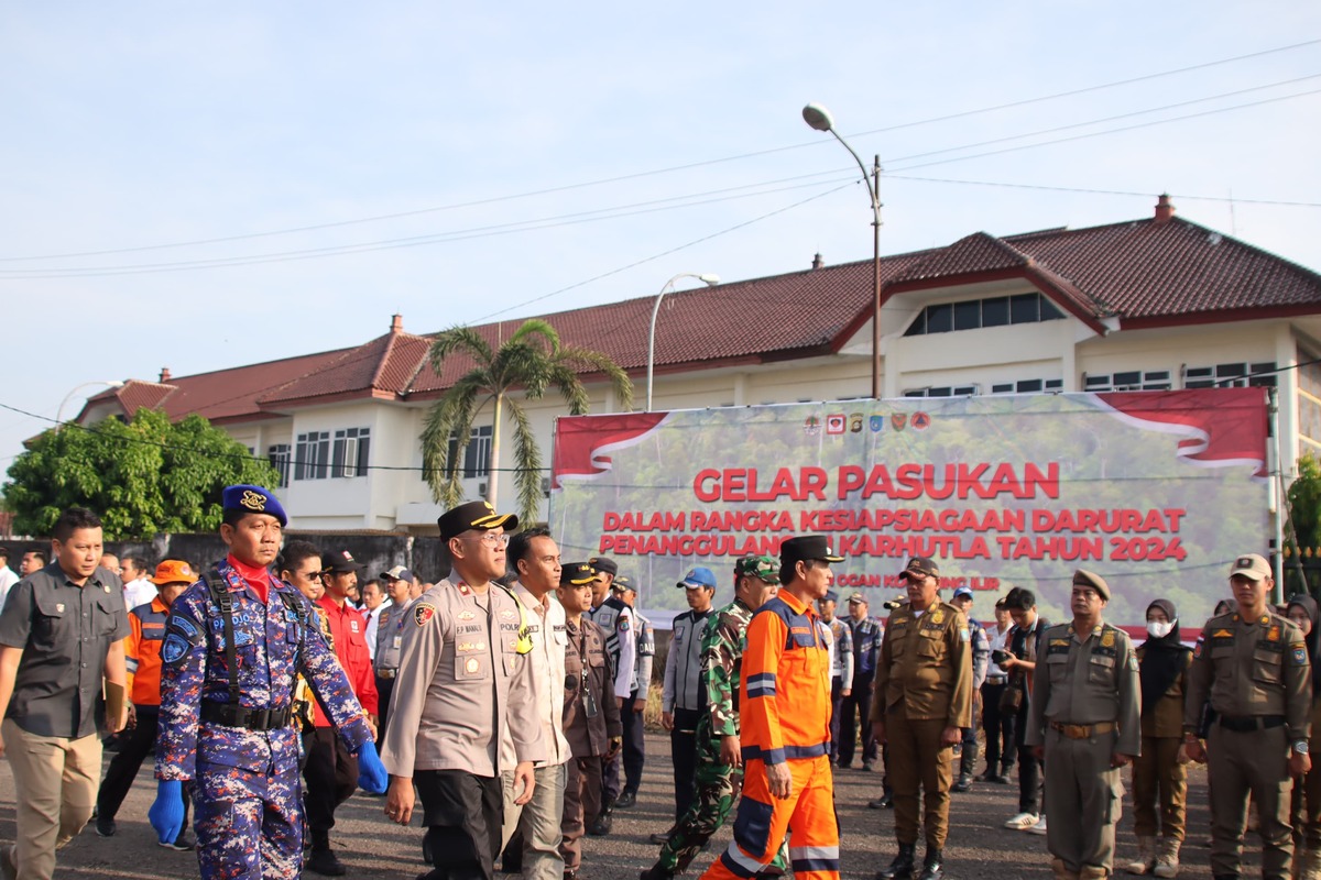 Pimpin Apel Kesiapsiagaan Pencegahan Karhutla, Pj Bupati OKI Inspeksi Personel Manggala Agni 