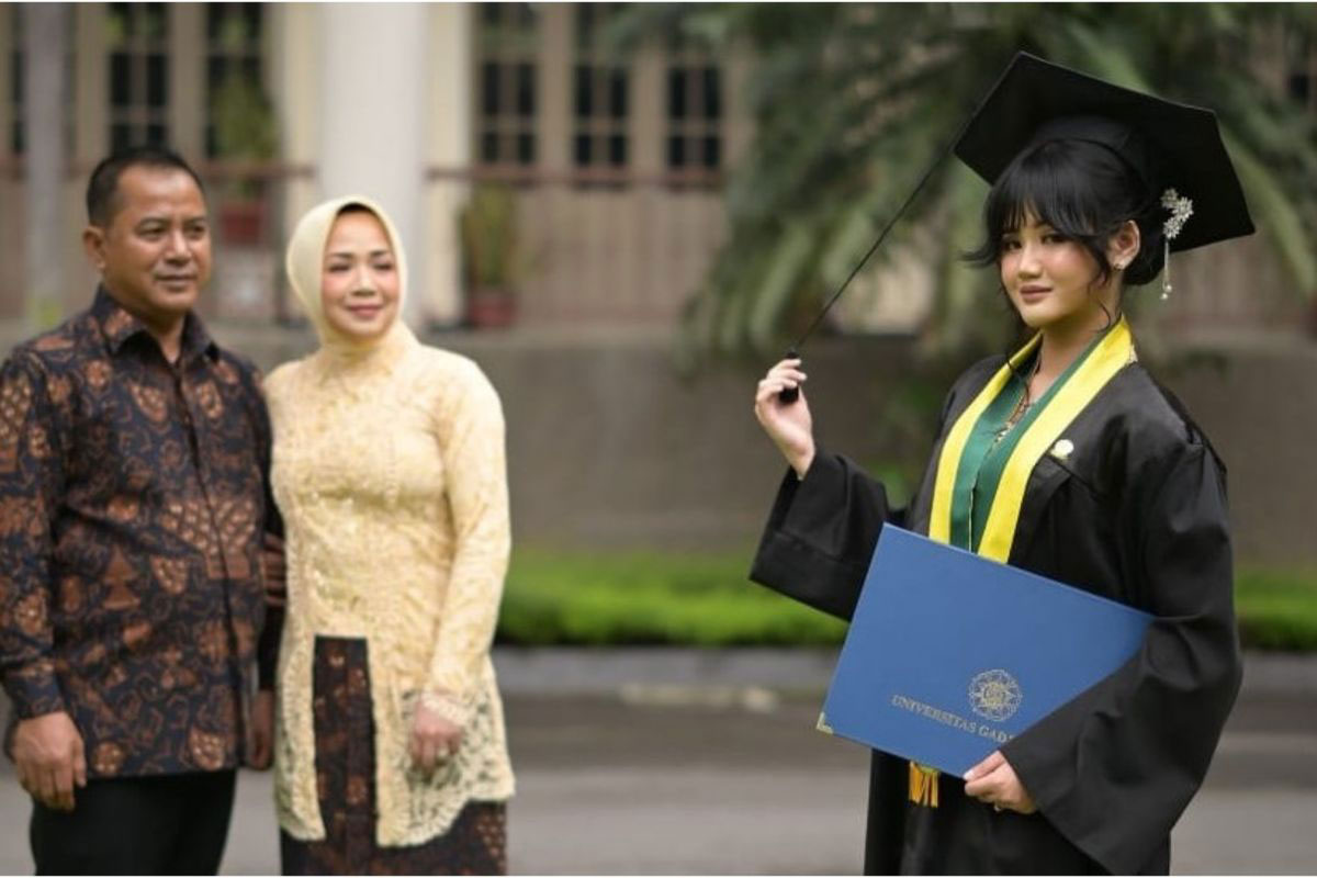 Usia Baru 19 Tahun, Farras Lulus Sarjana Kedokteran UGM, ini Ceritanya
