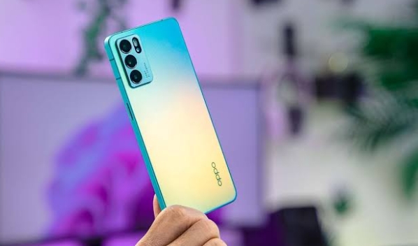 OPPO Reno 6 5G Smartphone Mid Range yang Jadi Favorit Anak Muda