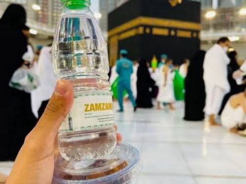 Dahsyat, Inilah 6 Khasiat Air Zamzam Bagi Kesehatan Tubuh