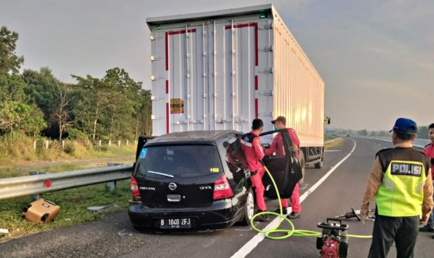 Tabrak Truk Fuso Box di Jalur Tol Terpeka, 2 Korban Meninggal Dunia 