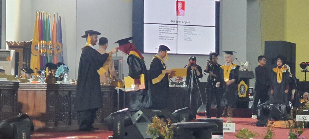 Rektor Unsri Mewisuda 1184 Sarjana, 280 Sarjana Menyandang Predikat Dengan Pujian