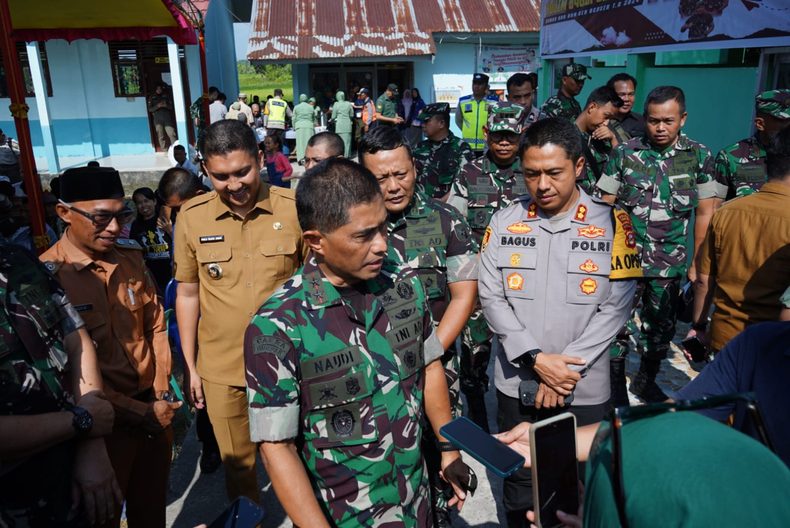 Kapolres Ogan Ilir Hadiri Launching 2664 Titik Sumber Air Program TNI AD Manunggal Air di Desa Sarang Lang