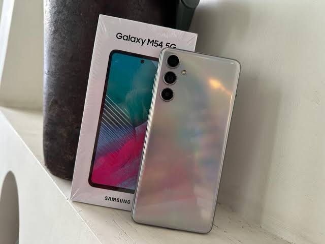 Samsung Galaxy M54 5G Tawarkan SoC Kelas Menengah dan Baterai Jumbo dengan Harga Terjangkau
