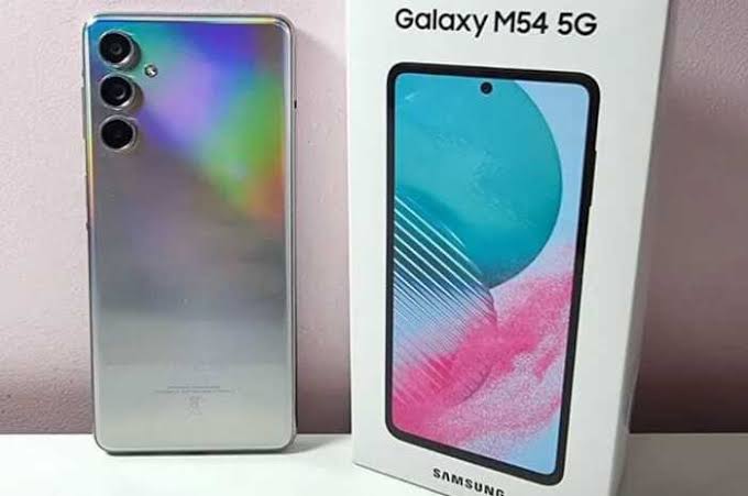 Harga Terkini Samsung Galaxy M54 5G, Kamera Utama 108 MP OIS dengan Layar Super AMOLED Plus