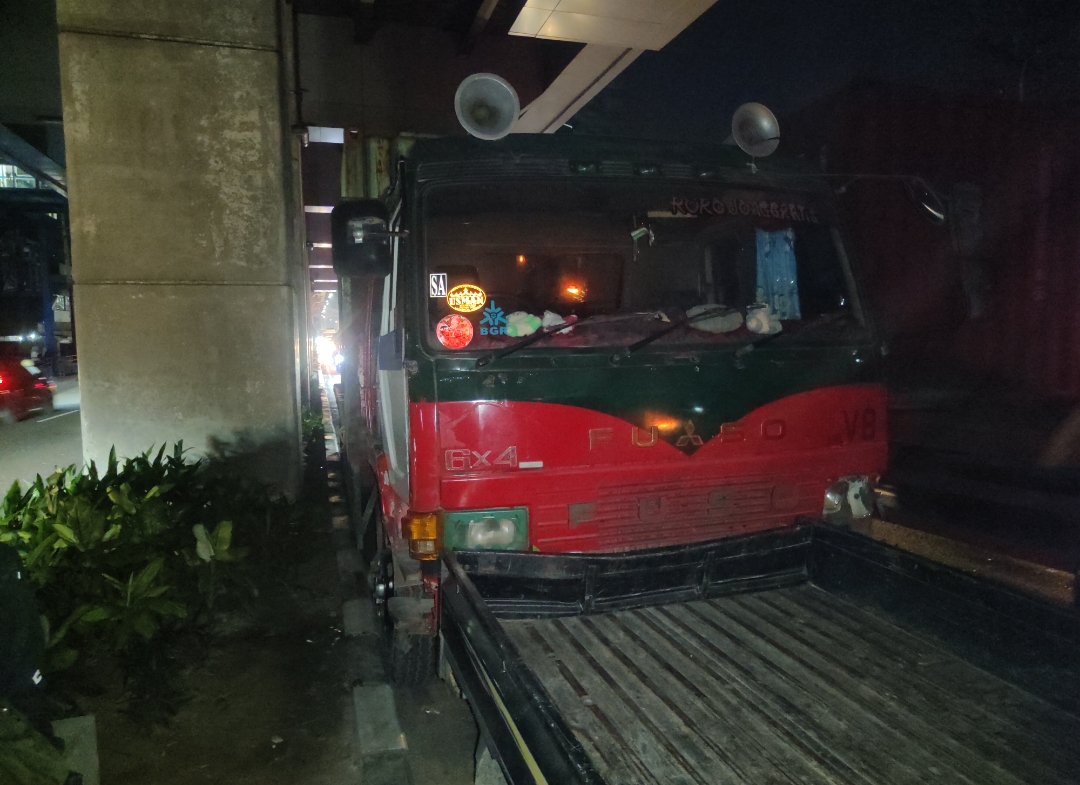 Rem Blong, Truk Fuso di Palembang Picu Tabrakan Beruntun