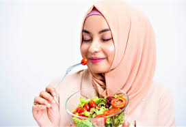 8 Tips Diet Sukses Saat Puasa agar Berat Badan Turun Secara Sehat