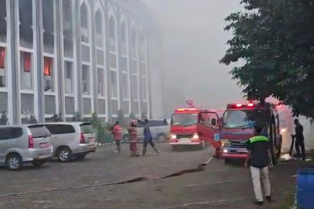 Gedung Rektorat UIN Syarif Hidayatullah Terbakar, ini Penyebabnya